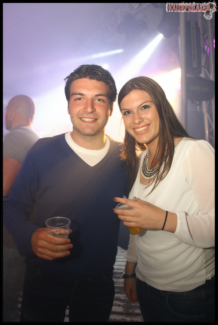 889x1321 pixels (1.141K)